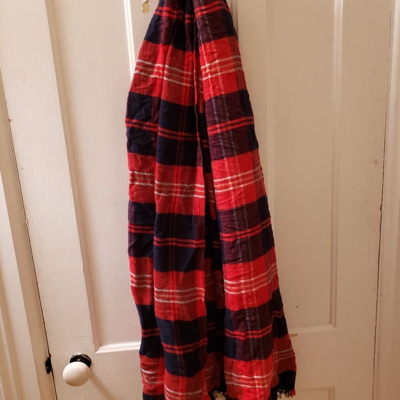 Scarf/Wrap - Picture 3 of 5